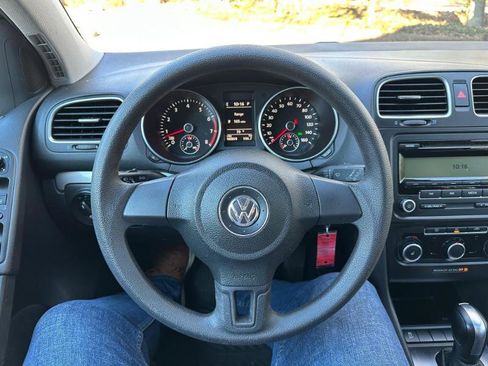 Used 2011 Volkswagen Golf 4-Door image 21
