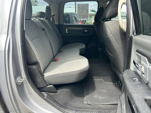 Used 2021 RAM 1500 Classic SLT AWD/4WD image 29