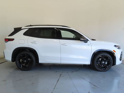 New 2026 Volkswagen Tiguan SE R-Line image 2