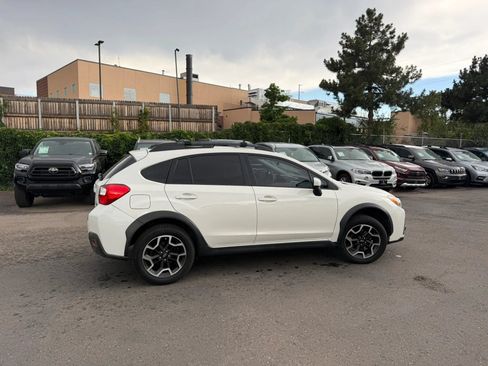 Used 2016 Subaru Crosstrek 2.0i Premium w/ Moonroof Package AWD/4WD image 9