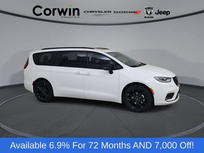 New 2026 Chrysler Pacifica Limited w/ S Appearance Package
