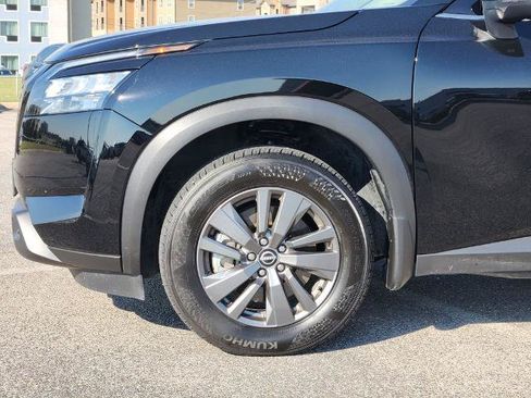Certified 2025 Nissan Pathfinder SV w/ Black Appearance Package AWD/4WD image 6