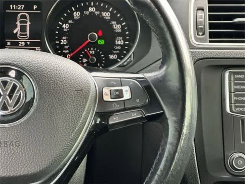 Used 2017 Volkswagen Jetta SE image 10