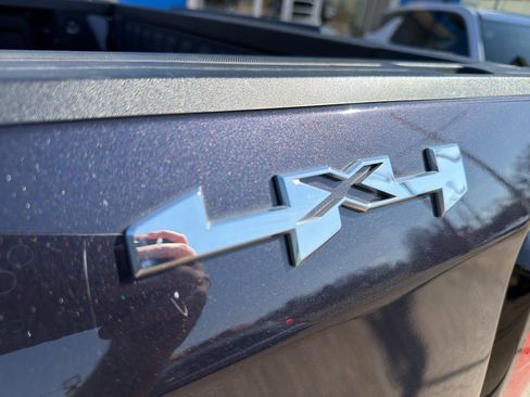 Used 2024 GMC Sierra 1500 SLT image 31