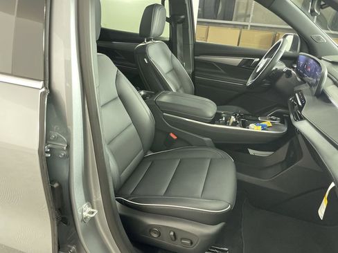 New 2025 Buick Enclave Preferred w/ Power Package image 27