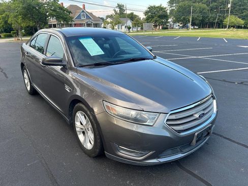 Used 2013 Ford Taurus SEL image 4