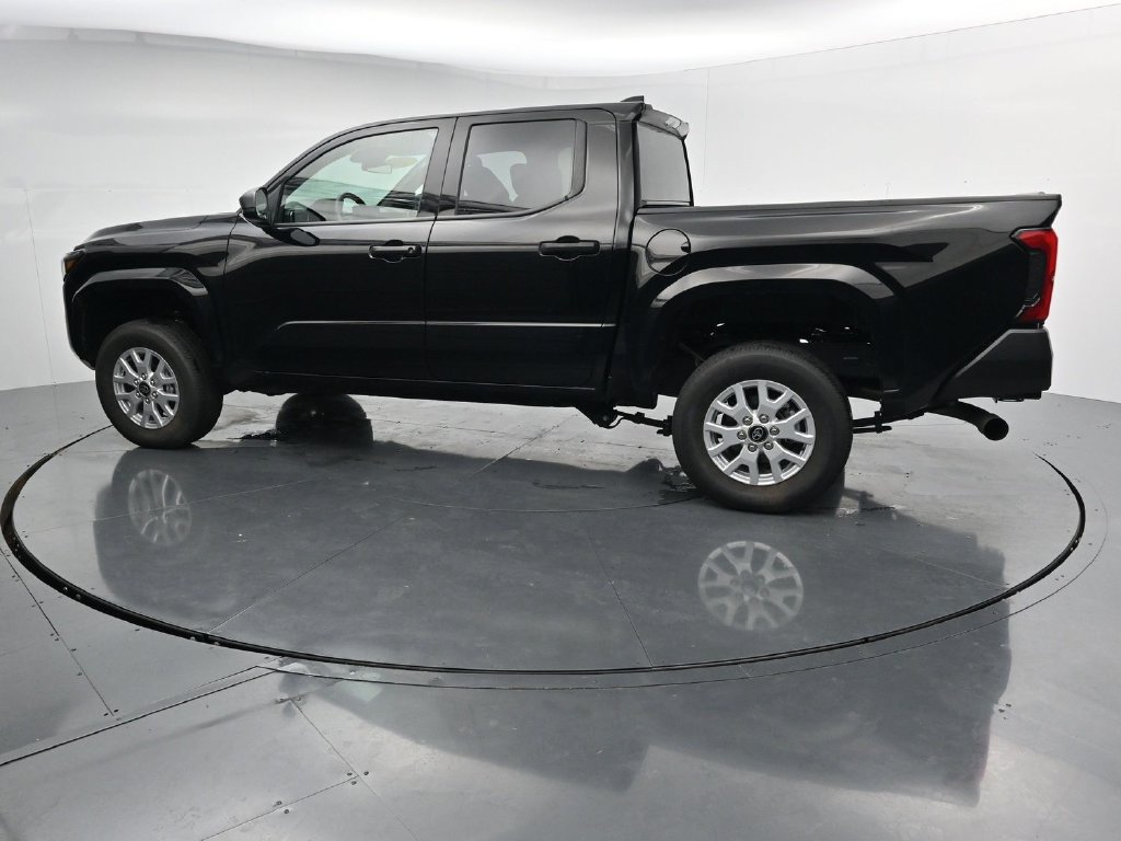 Used 2025 Toyota Tacoma SR AWD/4WD image 5