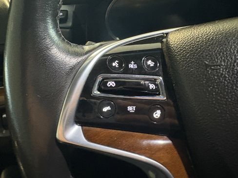Used 2017 Cadillac Escalade Luxury image 12