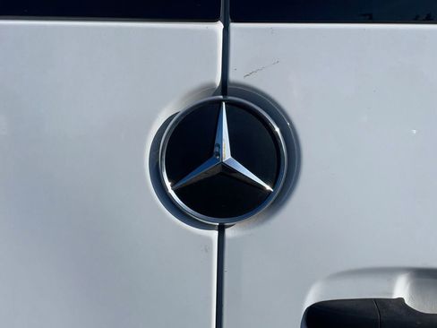 Used 2023 Mercedes-Benz Sprinter 2500 image 27