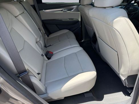 Used 2023 Cadillac XT5 Premium Luxury w/ Technology Package AWD/4WD image 18