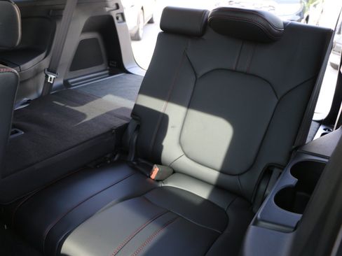 Used 2025 Honda Pilot Black Edition image 36