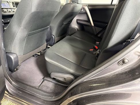 Used 2018 Toyota RAV4 LE image 20