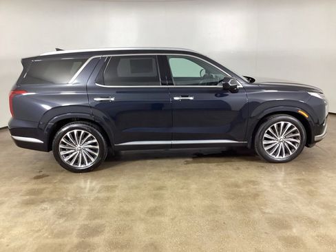 Used 2023 Hyundai Palisade Calligraphy w/ Winter Package AWD/4WD image 7