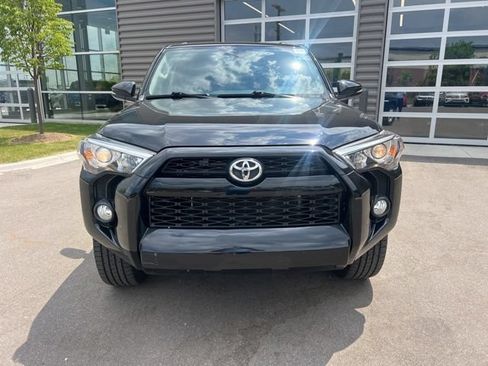 Used 2019 Toyota 4Runner SR5 Premium AWD/4WD image 2