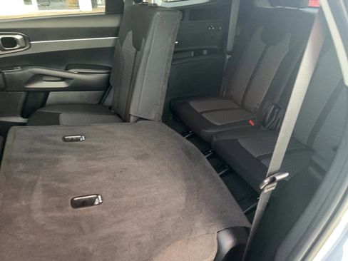 Used 2023 Kia Sorento LX image 23