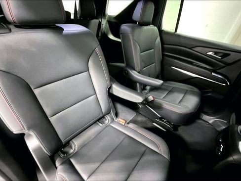 Used 2025 Chevrolet Traverse Z71 AWD/4WD image 32
