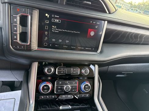 Used 2023 GMC Yukon Denali image 19