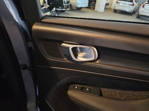 Certified 2023 Volvo XC40 Recharge Ultimate AWD/4WD image 9