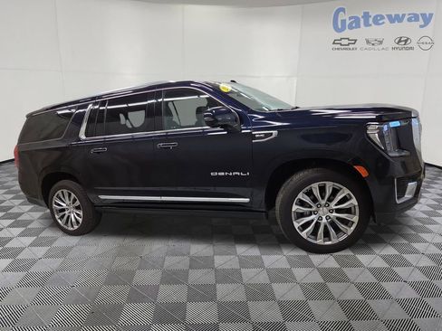 Used 2023 GMC Yukon XL Denali AWD/4WD image 1