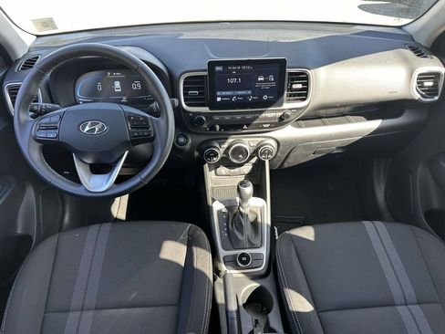 Certified 2025 Hyundai Venue SEL FWD image 14