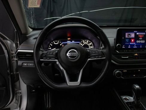 Used 2020 Nissan Altima 2.5 SR w/ Premium Package image 24