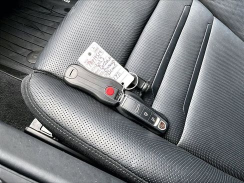 Certified 2023 Porsche Panamera 4 Platinum Edition AWD/4WD image 16