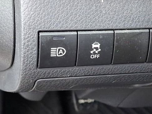 Used 2020 Toyota Camry LE image 24