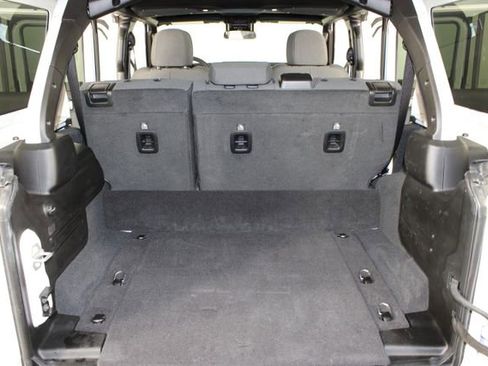 Used 2025 Jeep Wrangler Unlimited Sahara AWD/4WD image 17