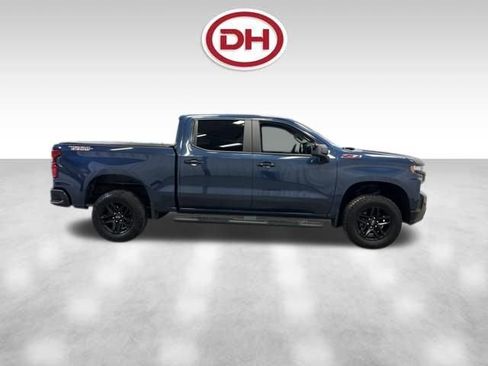 Used 2021 Chevrolet Silverado 1500 LT Trail Boss w/ Convenience Package II image 2