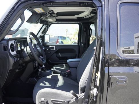 New 2026 Jeep Gladiator Sport AWD/4WD image 19