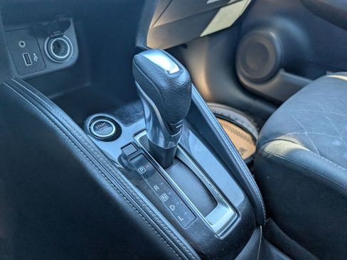 Used 2019 Nissan Kicks S image 20