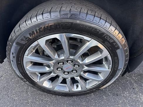 Certified 2021 GMC Acadia Denali w/ Denali Technology Package image 12