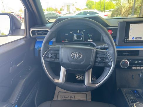 Certified 2025 Toyota Tacoma TRD Sport AWD/4WD image 9