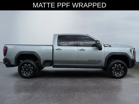 Used 2024 GMC Sierra 2500 AT4X AWD/4WD image 2