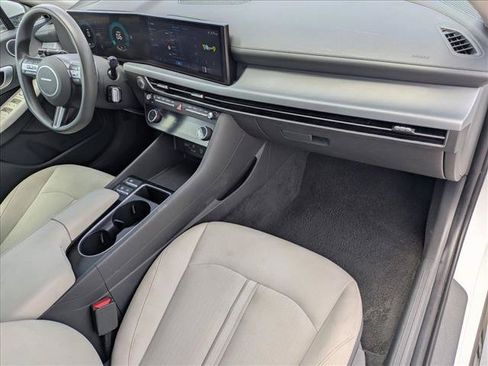 Used 2025 Hyundai Sonata SEL FWD image 21