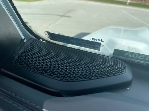 Used 2024 Jeep Gladiator Mojave w/ Convenience Group image 21