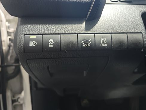 Used 2019 Toyota Camry SE FWD image 25