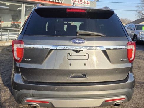 Used 2016 Ford Explorer XLT w/ Equipment Group 202A image 12