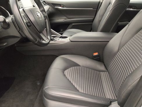 Used 2023 Toyota Camry SE w/ Convenience Package image 17