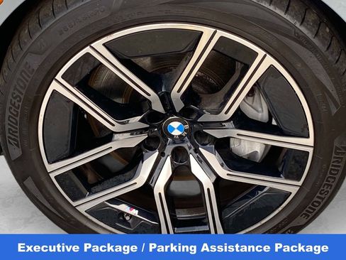 Used 2023 BMW 760i xDrive AWD/4WD image 25
