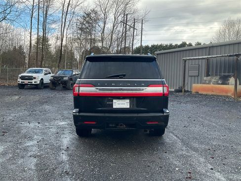 Used 2018 Lincoln Navigator Reserve w/ Technology Package image 6