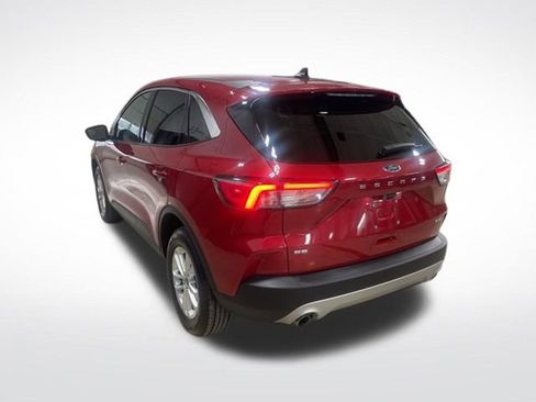 Used 2022 Ford Escape SE w/ Convenience Package image 3