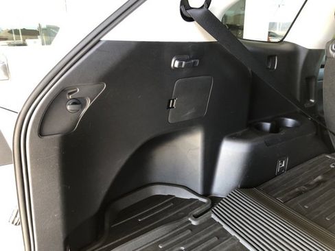 Used 2020 Toyota Highlander XLE image 52