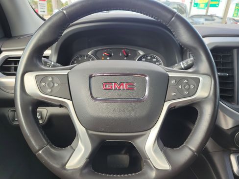 Used 2020 GMC Acadia SLE image 17