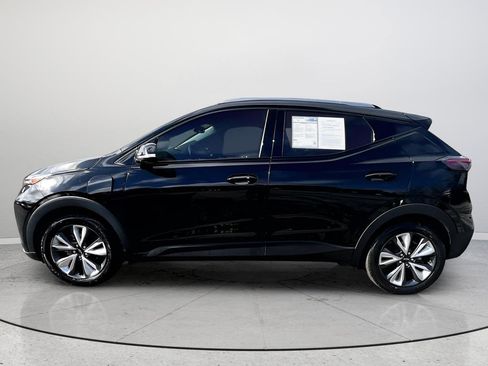 Certified 2022 Chevrolet Bolt EUV LT w/ Convenience Package image 10