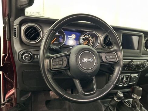 Used 2021 Jeep Wrangler Sport AWD/4WD image 7