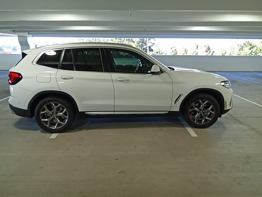 Used 2024 BMW X3 xDrive30i w/ Premium Package AWD/4WD image 4