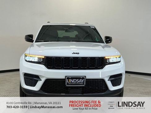New 2025 Jeep Grand Cherokee Altitude AWD/4WD image 3
