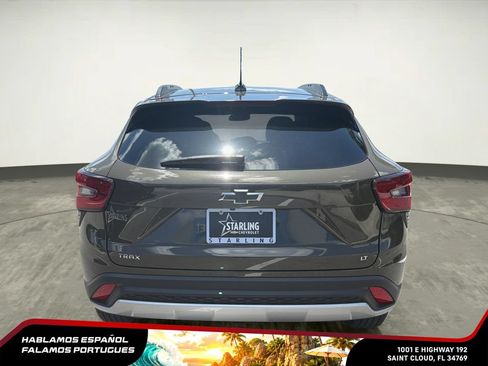 Used 2024 Chevrolet Trax LT w/ Driver Confidence Package FWD image 5