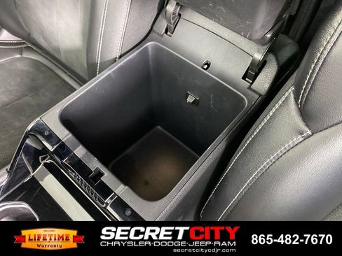 Used 2023 Jeep Grand Cherokee L Laredo AWD/4WD image 26
